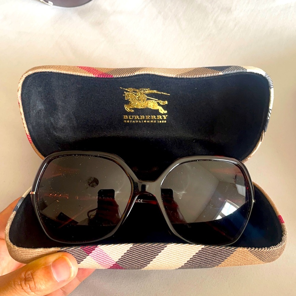 Burberry sunglasses BRAND NEW